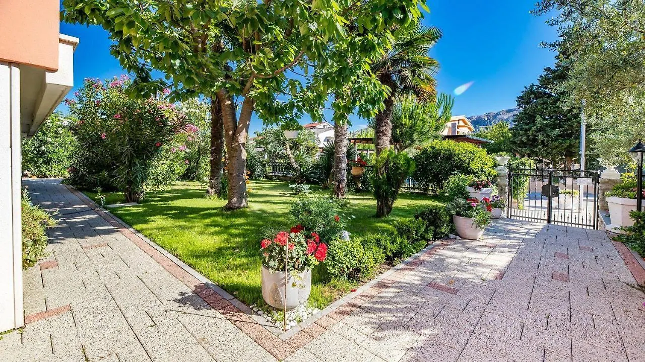 Nur 400 Meter Zum Strand Mit Wifi, Terrasse Baška